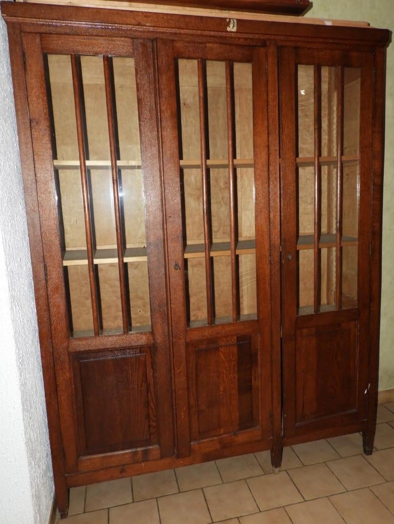 Armoire vitrine U.S. Vandertroch & frère Bruxelles en chêne, Enlèvement