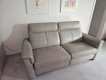 2,5 zit lederen zitbank met 2x relax functie beschikbaar voor biedingen