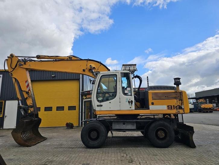 Liebherr A914 WE1450, Articles professionnels, Machines & Construction | Grues & Excavatrices, Excavatrice