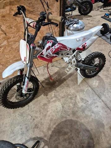 3 keer pitbike apollo  beschikbaar voor biedingen