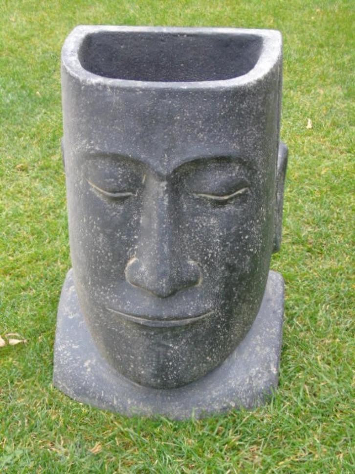 Standbeeldstijl van een Moai-hoofd in steen, Jardinière Nouv, Tuin en Terras, Tuinbeelden, Nieuw, Boeddhabeeld, Steen, Ophalen