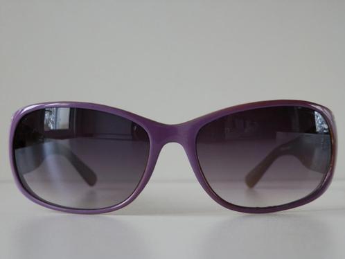 Escada Purple zonnebril., Bijoux, Sacs & Beauté, Lunettes de Soleil & Lunettes | Femmes, Comme neuf, Lunettes de soleil, Autres marques