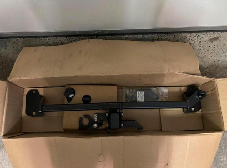 Attache remorque NEUF Bmw X1 châssis F48 année 2015-22 ph.1, Auto-onderdelen, Trekhaken, Nieuw, Ophalen