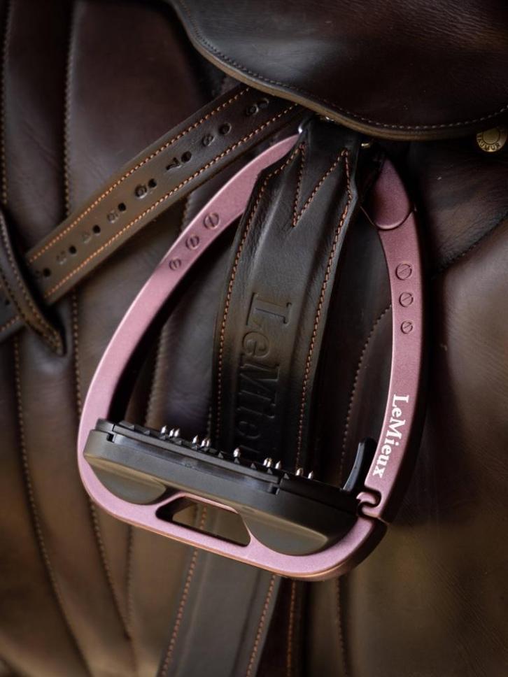 LeMieux Vector Balance Beugels Auburn GRATIS VERZENDING, Dieren en Toebehoren, Paarden en Pony's | Hoofdstellen en Tuigage, Nieuw