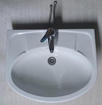 Lavabo / waskom met bekerhouder beschikbaar voor biedingen