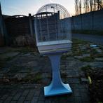 Cages à oiseaux, Enlèvement