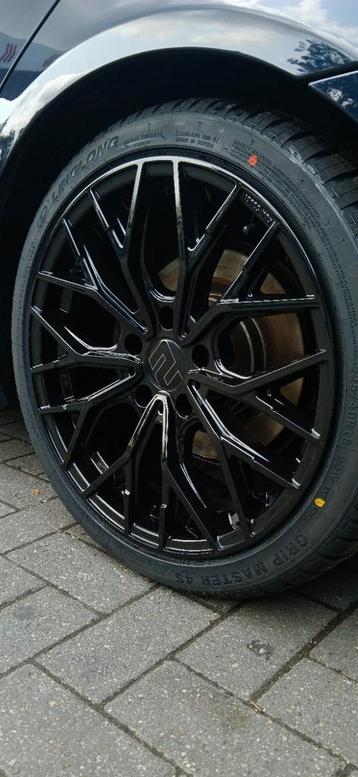 4 x velgen + 4 seizoensbanden (5000km) beschikbaar voor biedingen