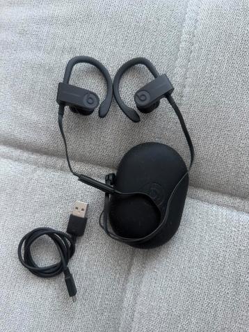 Powerbeats3 zwarte koptelefoon oordopjes beschikbaar voor biedingen