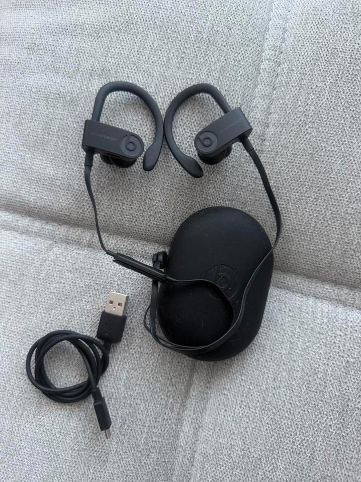 Powerbeats3 zwarte koptelefoon oordopjes, Telecommunicatie, Mobiele telefoons | Oordopjes, Zo goed als nieuw, In gehoorgang (in-ear)