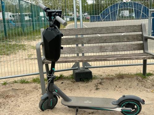 Elektrische step ook-tek blauw lader er bij werkt heel goed, Fietsen en Brommers, Steps, Zo goed als nieuw, Ophalen