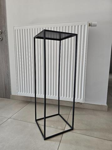 TABLE GIGOGNE beschikbaar voor biedingen