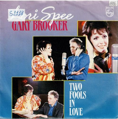 Vinyl, 7"   /   Lori Spee, Gary Brooker – Two Fools In Love, CD & DVD, Vinyles | Autres Vinyles, Autres formats, Enlèvement ou Envoi