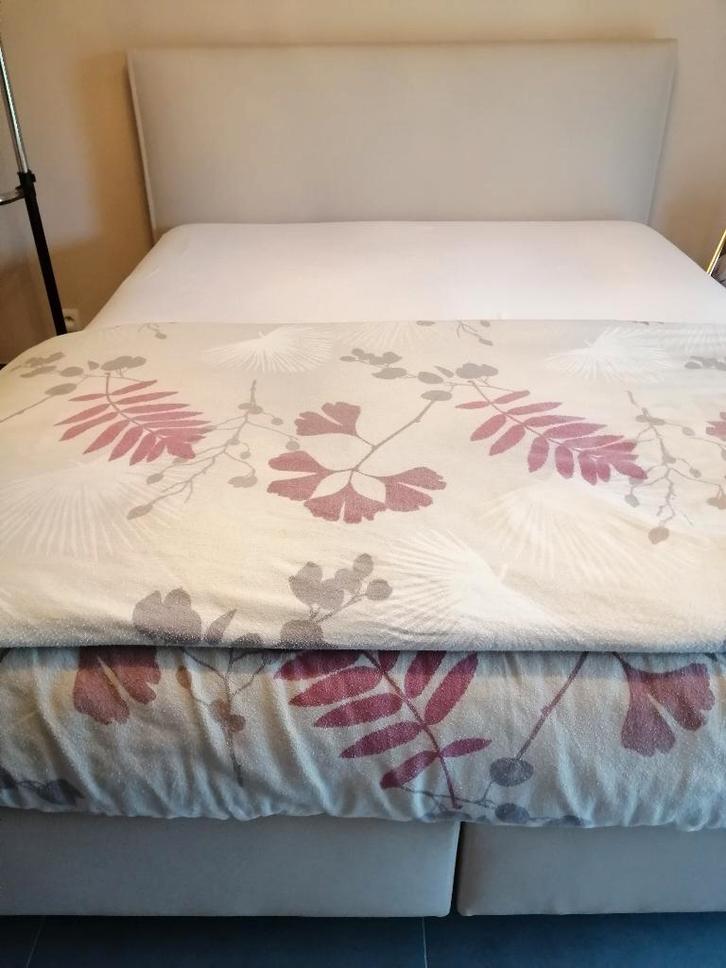 Boxspring BEKA 2 personnes, Maison & Meubles, Chambre à coucher | Lits boxsprings, Comme neuf, 160 cm, 200 cm, Deux personnes