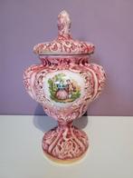 Vase en porcelaine rose, Enlèvement