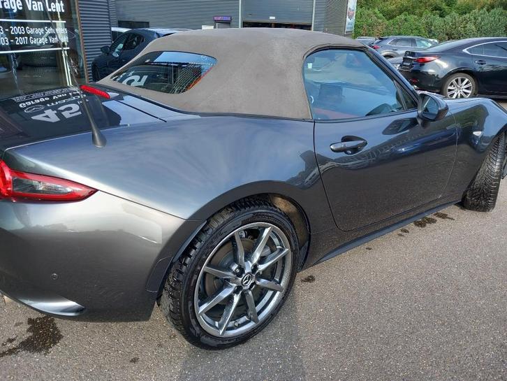 Mazda MX-5 1998cc met airco en soft dak, Auto's, Mazda, Bedrijf, Te koop, MX-5, ABS, Airbags, Airconditioning, Bluetooth, Centrale vergrendeling