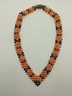 Vintage halsketting met roze koraalparels uit de jaren 1960-, Handtassen en Accessoires, Antieke sieraden, Ophalen, Overige materialen