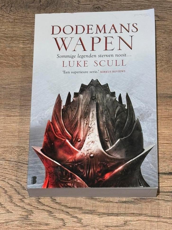 Luke Scull - Dodemanswapen, Boeken, Fantasy, Zo goed als nieuw, Ophalen of Verzenden