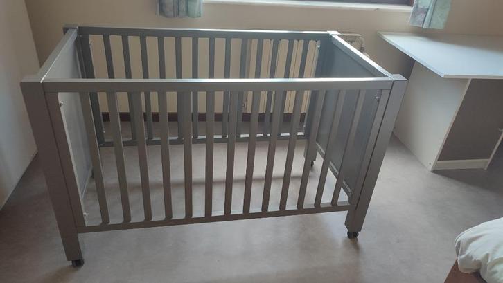 Kinderbed, Kinderen en Baby's, Kinderkamer | Bedden, Zo goed als nieuw, Minder dan 140 cm, Minder dan 70 cm, Lattenbodem, Matras