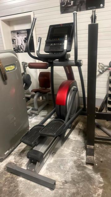 Freemotion crosstrainer professioneel beschikbaar voor biedingen