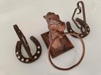 Gietijzeren Paardenhoofd + hoefijzers., Huis en Inrichting, Woonaccessoires | Wandplanken en Boekenplanken, Ophalen of Verzenden