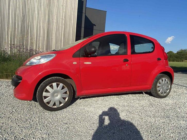 Peugeot 107, Auto's, Peugeot, Bedrijf, Te koop, ABS, Airbags, Benzine, Euro 4, Berline, 4 deurs, Handgeschakeld, Rood, Grijs, Stof