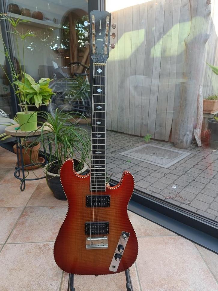 Duitse elek. gitaar jaren '70, Muziek en Instrumenten, Snaarinstrumenten | Gitaren | Elektrisch, Gebruikt, Solid body, Overige merken