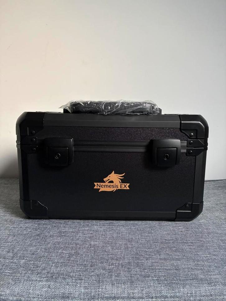 Slabkoffer Nemesis 50 graded kaarten, Hobby en Vrije tijd, Verzamelkaartspellen | Pokémon, Ophalen of Verzenden