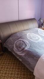 Bed met bijhorend bankje, Huis en Inrichting, Slaapkamer | Bedden, Ophalen, Overige materialen, Tweepersoons, Zo goed als nieuw