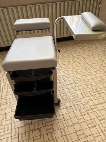 Manicure pedicure trolly beschikbaar voor biedingen