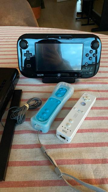 Wii U - met 2 controllers beschikbaar voor biedingen