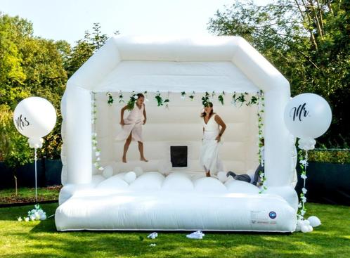 Spingkasteel Wedding 1 te huur, Hobby en Vrije tijd, Feestartikelen | Verhuur, Zo goed als nieuw, Ophalen
