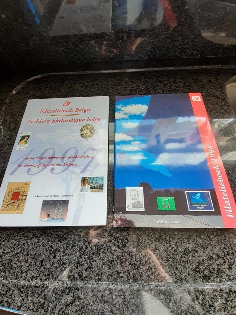 Livres de philatélie 1997 - 1998, Enlèvement ou Envoi