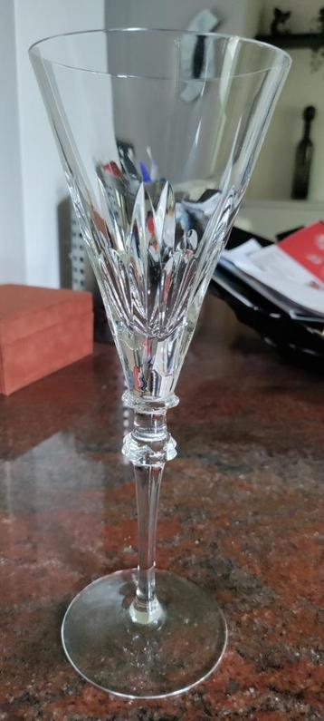 Verres à vin rouge et à vin blanc en cristal de Bohême, Enlèvement