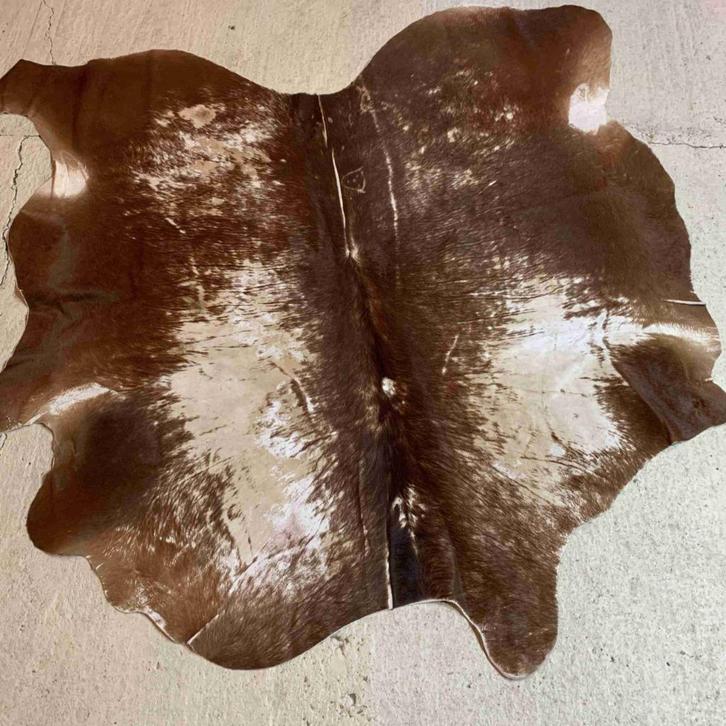 Koeienhuid koeienvel koeienvacht roodbruin sleets 195/190, Antiek en Kunst, Antiek | Tapijten, Tafelkleden en Textiel, Ophalen of Verzenden