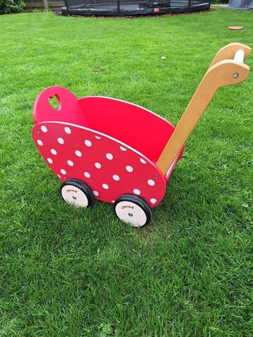 Poppenwagen beschikbaar voor biedingen