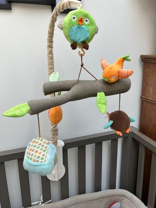 Mobile TreeTop  musical animé (sans pile) Skip Hop, Enfants & Bébés, Jouets | Vêtements de jeu, Comme neuf