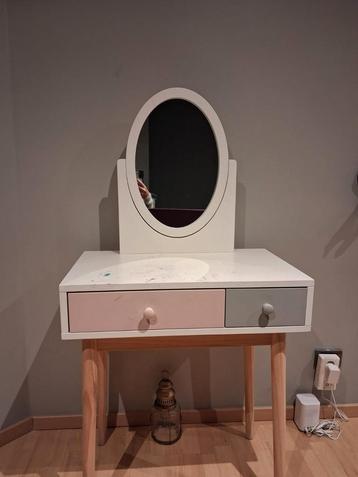 Beauty tafel beschikbaar voor biedingen