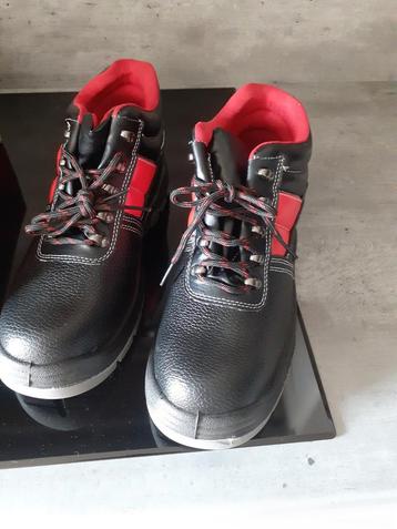 Werkschoenen mt 43 NIEUW! beschikbaar voor biedingen