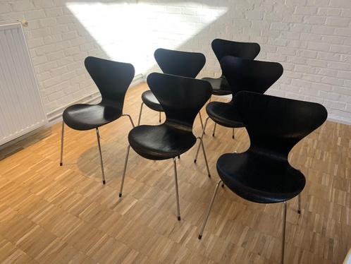 6x Fritz Hansen Vlinderstoel zwart Arne Jacobsen, Maison & Meubles, Chaises, Utilisé, Cinq, Six Chaises ou plus, Bois, Métal, Noir