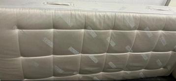 2x matras beschikbaar voor biedingen
