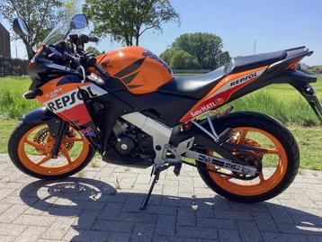 Honda cbr 125cc in repsol uitvoering in absolute topstaat, Motoren, Motoren | Honda, 125 cc, 11 kW of minder, 1 cilinder, Sport
