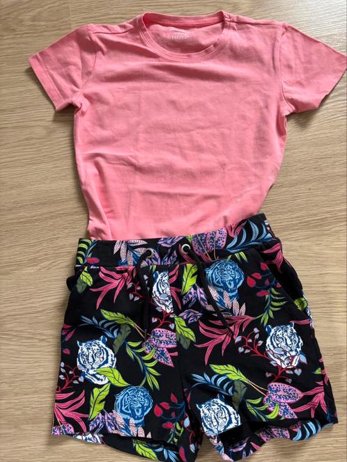 Setje shirt + short maat 146/152, Kinderen en Baby's, Kinderkleding | Maat 146, Zo goed als nieuw, Meisje, Setje, Ophalen of Verzenden