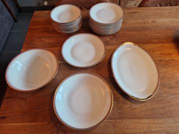 Vintage Frans F.D. Chauvigny 24 delig servies porselein  beschikbaar voor biedingen