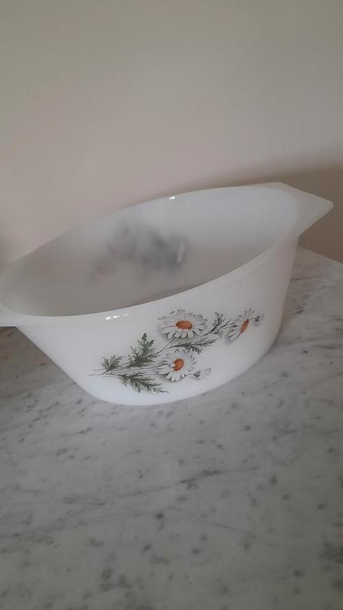 Lotje servies Arcopal France margrieten, Antiek en Kunst, Antiek | Servies los, Ophalen