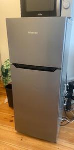 Frigo avec congélateur Hisense, Electroménager, Réfrigérateurs & Frigos, Comme neuf, 140 à 160 cm, Enlèvement, 45 à 60 cm