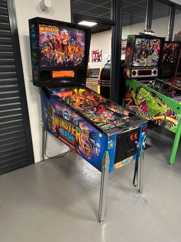 Prachtige flipperkast Williams Monster Bash Pinball 