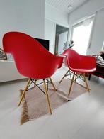 2 toffe stoelen - type Eames, Ophalen, Gebruikt