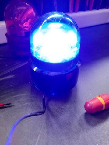 24V knipperlicht beschikbaar voor biedingen