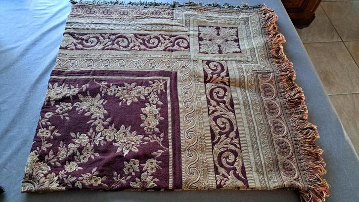 mooi zwaarder taffelkleed met 4 kussens zie tekst, Huis en Inrichting, Woonaccessoires | Kussens, Gebruikt, Ophalen of Verzenden