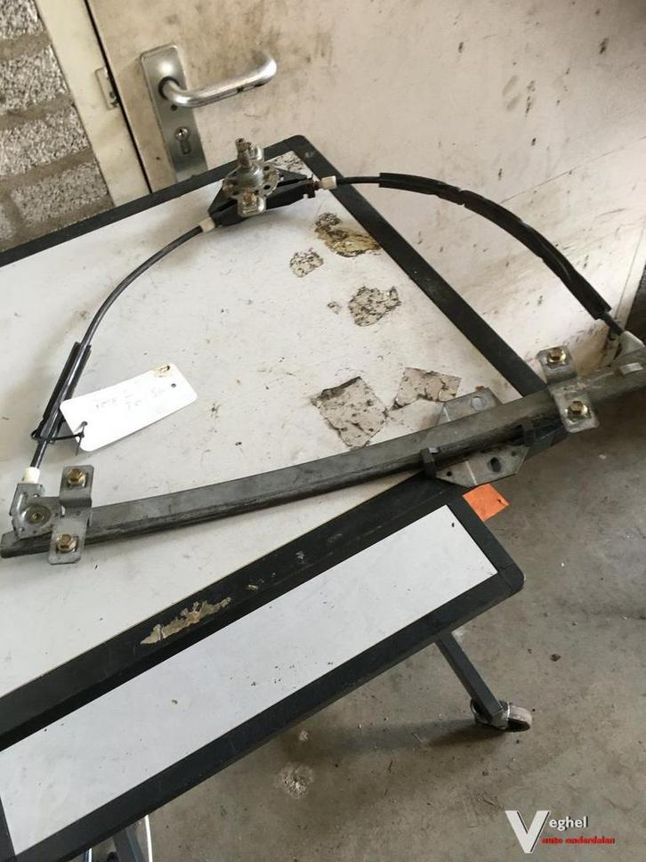 Vw Golf 85 / 86 3 drs Raammechanisme Handbediend, Auto-onderdelen, Ruiten en Toebehoren, Gebruikt, Ophalen of Verzenden